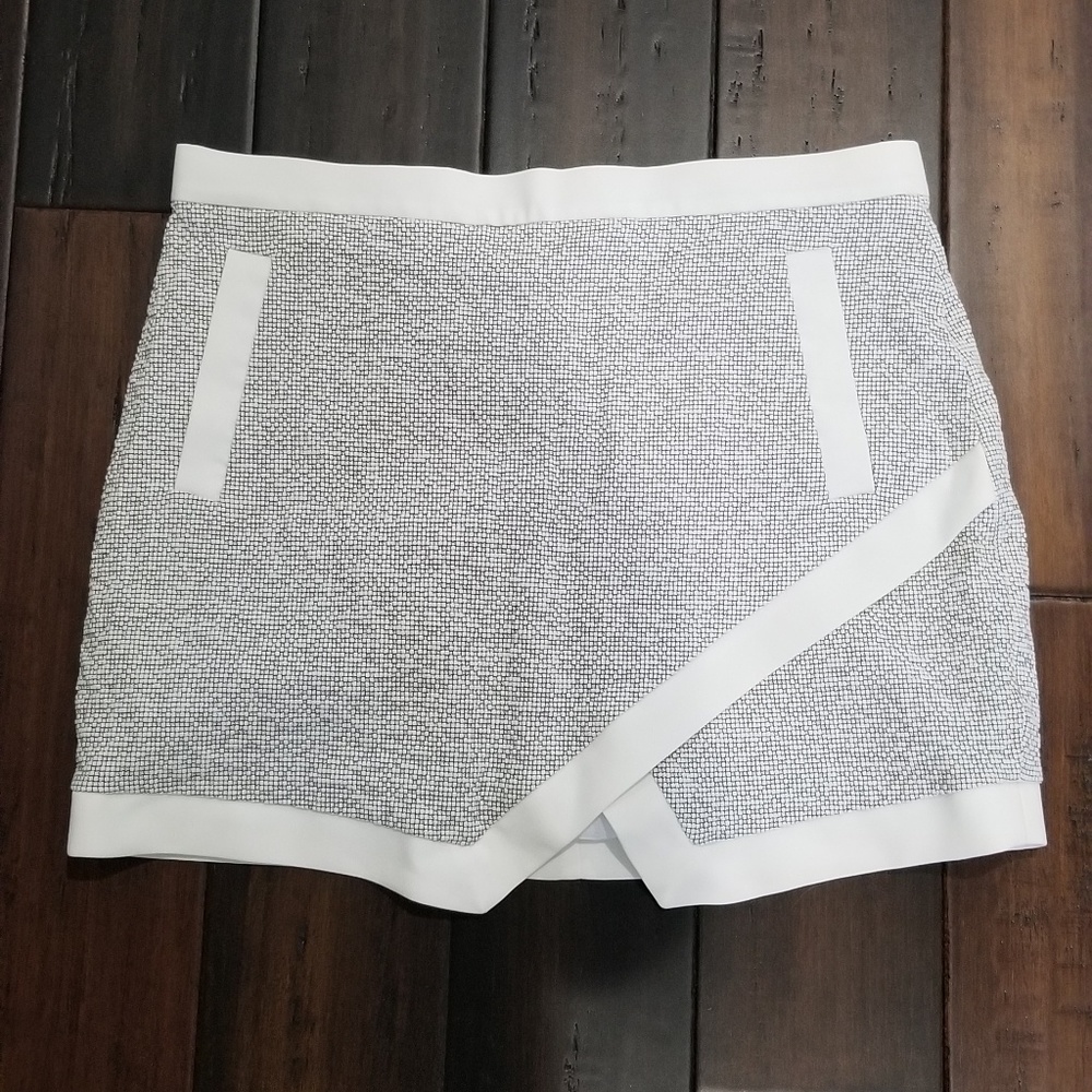 Mini skirt - Picture 3 of 5